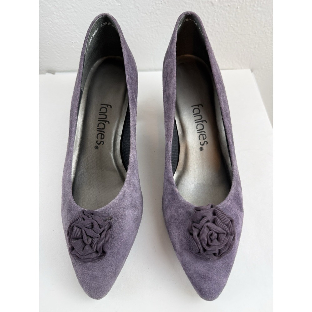 Vintage Fanfares Sophia Lavender Suede Rosette Kitten Heel Pumps Womens Size 7.5